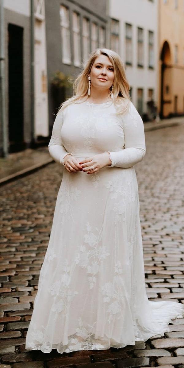 33 Plus-Size Wedding Dresses: A Jaw-Dropping Guide | Wedding Forward