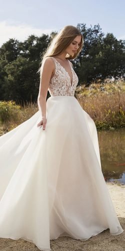24 Stunning Cheap Wedding Dresses Under 1 000 Wedding Forward