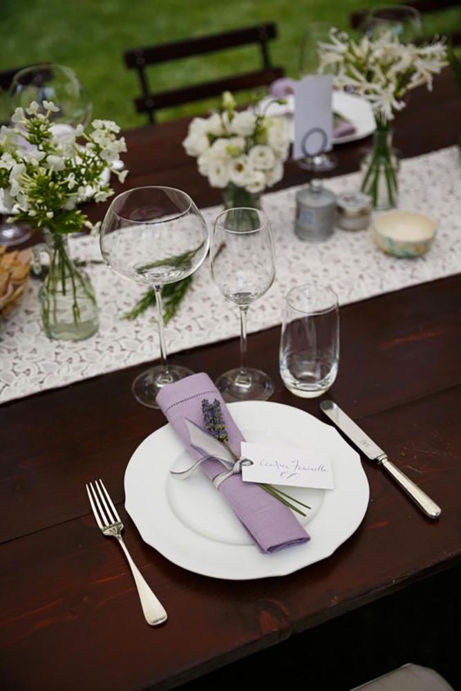 lavender-wedding-decor-ideas-lavender-napkin-olin-Cowie