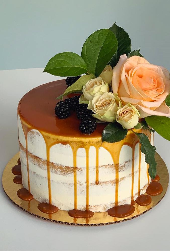 33 Exquisite Mini Wedding Cakes For Your Inspiration