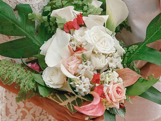 15 Tropical Wedding Bouquets Ideas