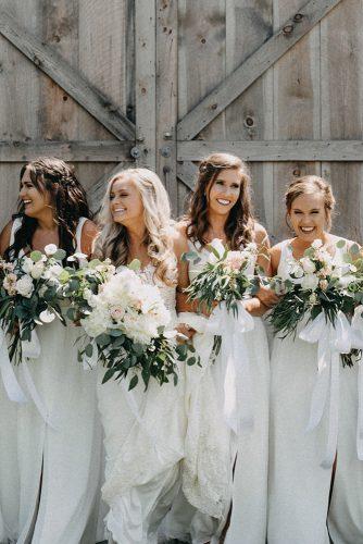 wedding photographers bride and her bridesmaids