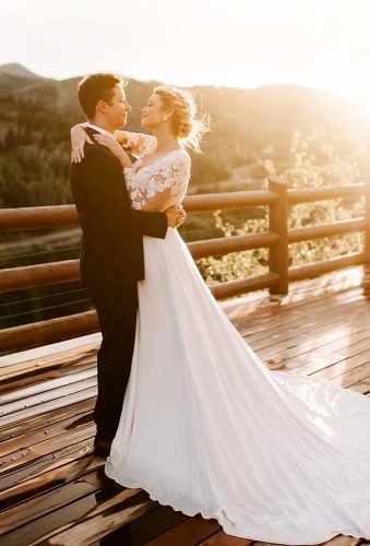 wedding photographers couple at sunset peytonrbyford