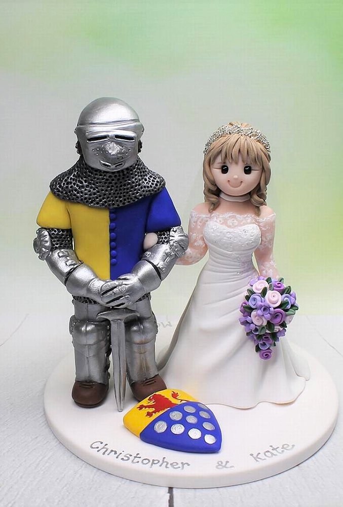 unique-wedding-cake-toppers-cute-couple-cake-topper-artlocke_designs