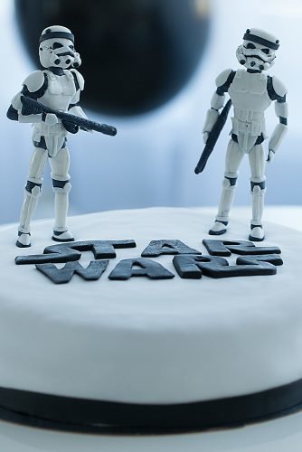 star wars wedding cake with cake toppers