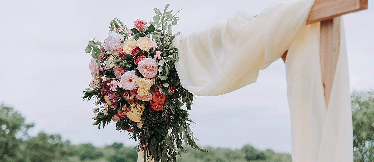 24 Best Wedding Arch Images In 2020 2021 Forward - Diy Flower Arrangement For Wedding Arch