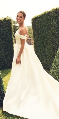 24 Stunning Cheap Wedding Dresses Under 1 000 Wedding Forward