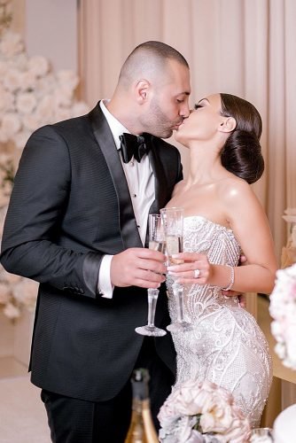 how to write a wedding toast newlyweds kissing after the wedding toast