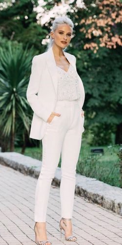is it ok to wear a pantsuit to a wedding
