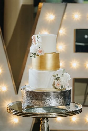 gold wedding decorations white gold wedding cake