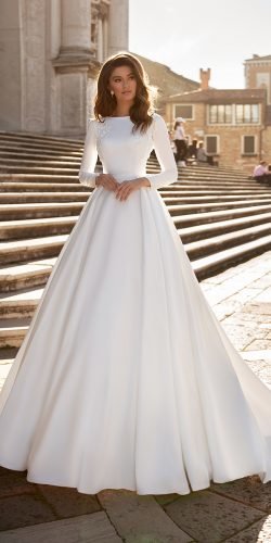 white long sleeve dress wedding