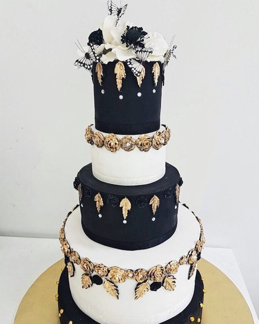 engagement party cakes art deco cake