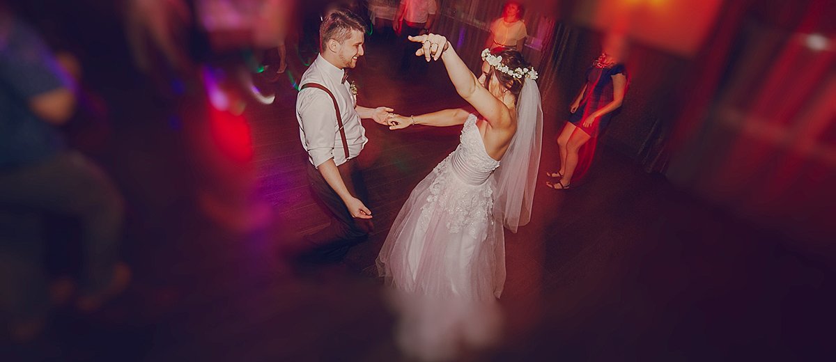 20 Upbeat Wedding Songs To Get Everyone On The Dance Floor