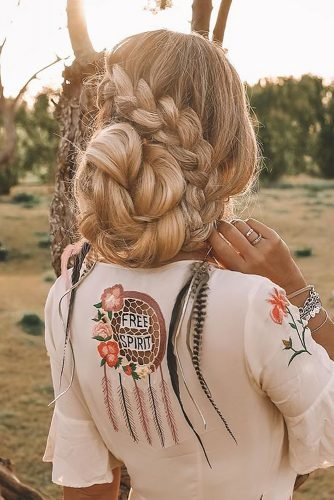 42 Chic And Easy Wedding Guest Hairstyles Wedding Forward