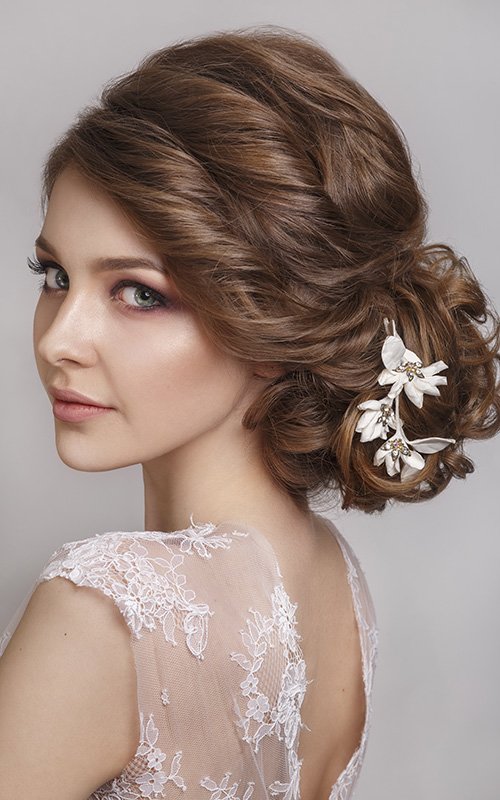 33 Messy Bun Wedding Hairstyles