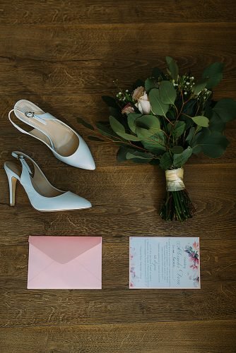 average price of wedding invitations pair of shoes wedding bouquet