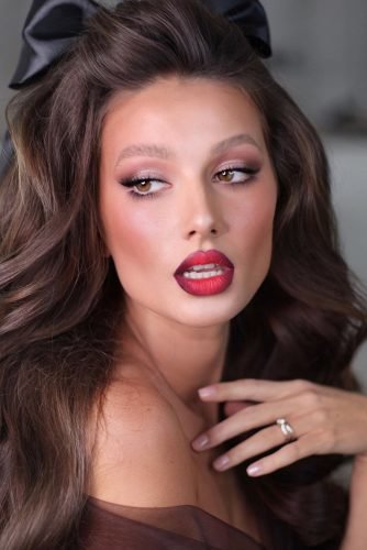 bridal makeup trends ombre red bold lips with long lashes and light pink smokey eyes yana.yasnaya
