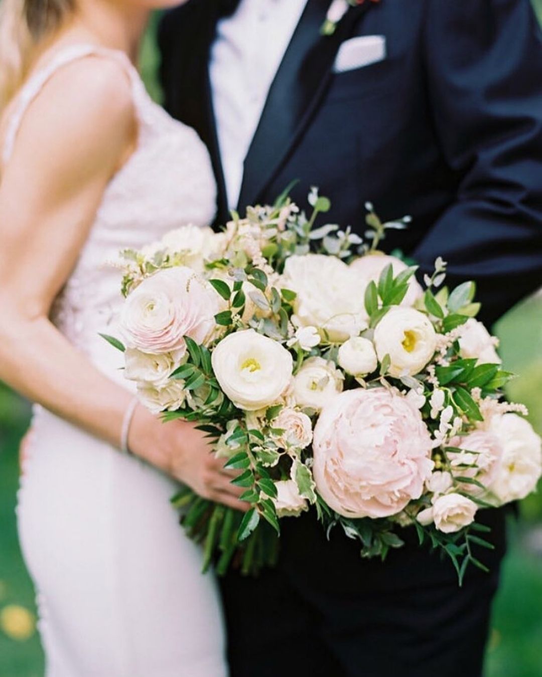 spring wedding bouquets with peonies2
