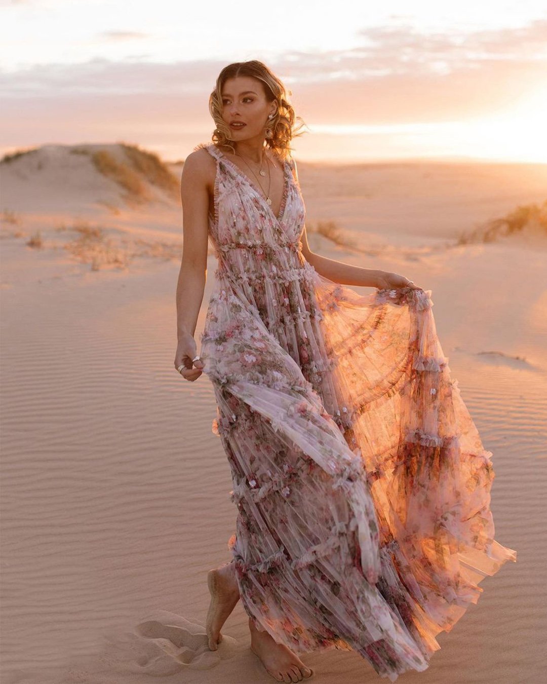 beach wedding outfits for female guests