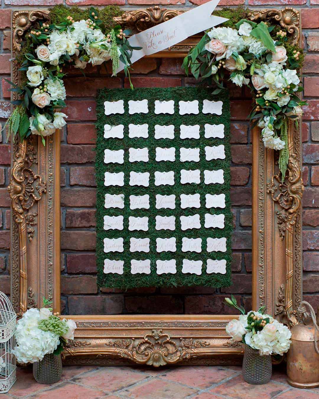 best-wedding-reception-seating-layouts-vintage-frame-flowers-heatherbengeofficial