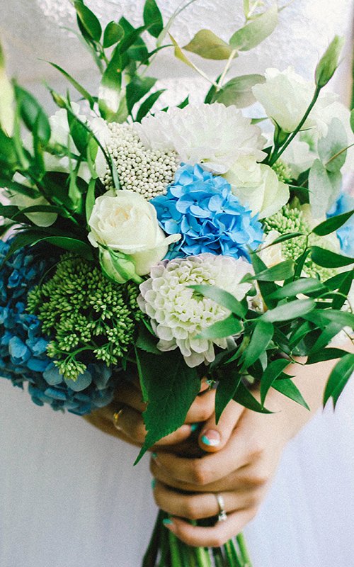 blue wedding theme classic bridal bouquet