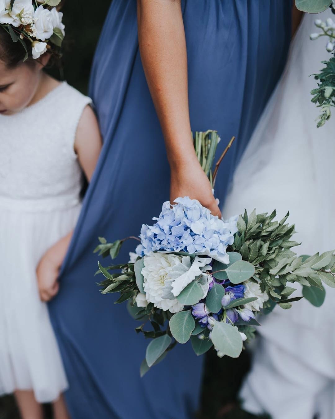 blue wedding theme white and blue simple bridal bouquet