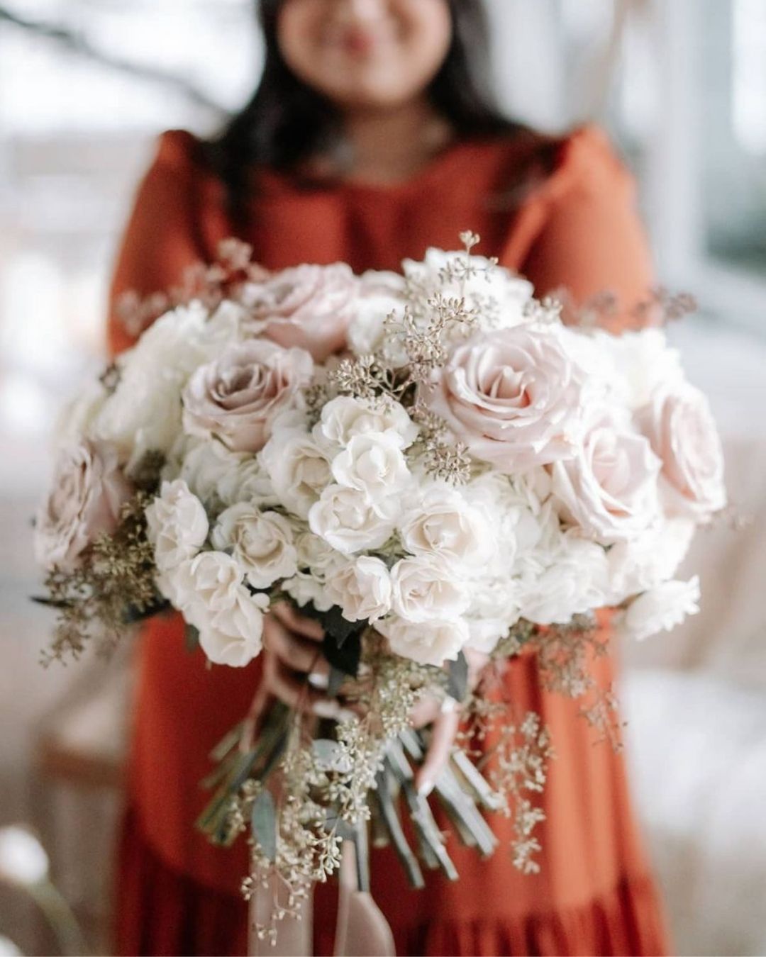 bridesmaid wedding bouquets creamy white bouquets1