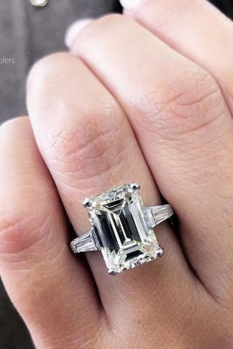 Verlobungsringe im Smaragdschliff Soliatire Diamong Ring