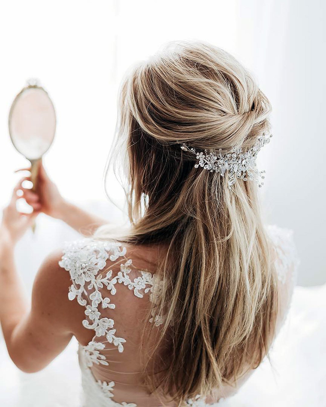 Half Up Half Down Wedding Hairstyles 22 23 Guide 70 Looks