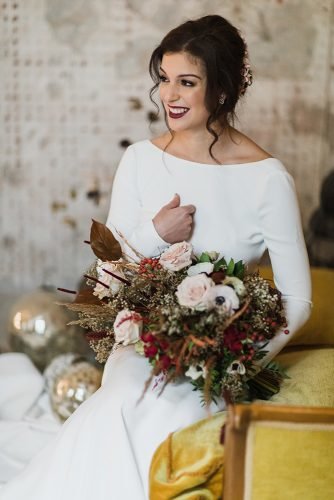italian wedding styled shoot beautiful bride with bouquet moody makeup accessories pink flowers simple white dress edoardo giorio photography