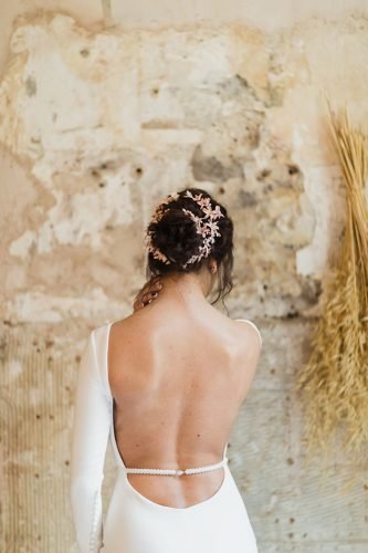italian wedding styled shoot white black beautiful bride pink flowers in hair simple white dress edoardo giorio photography