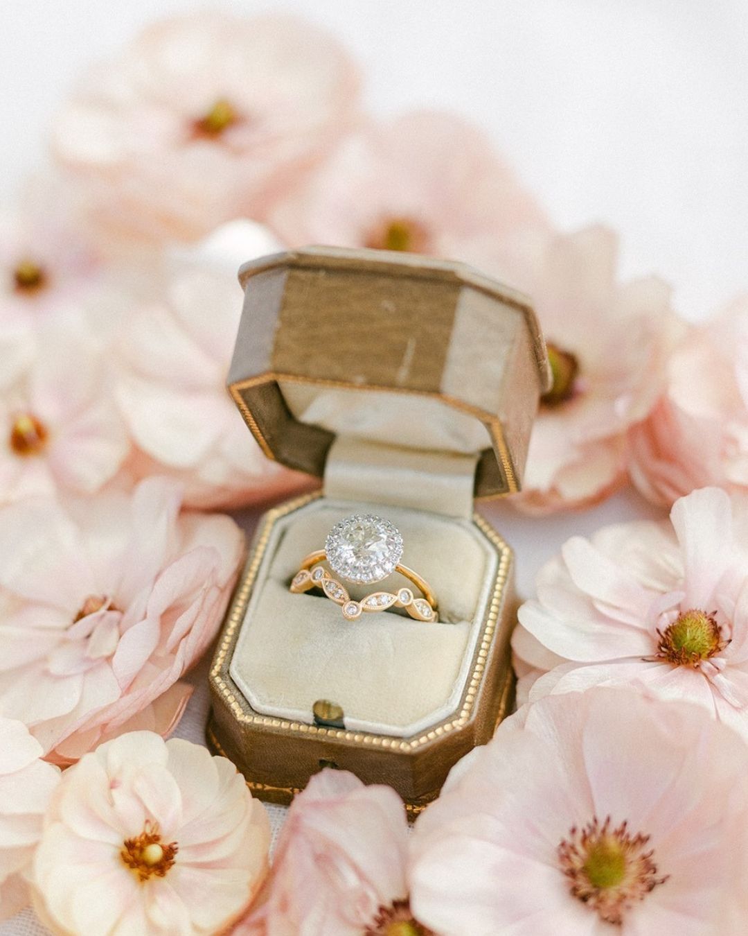 vintage wedding rings floral rings