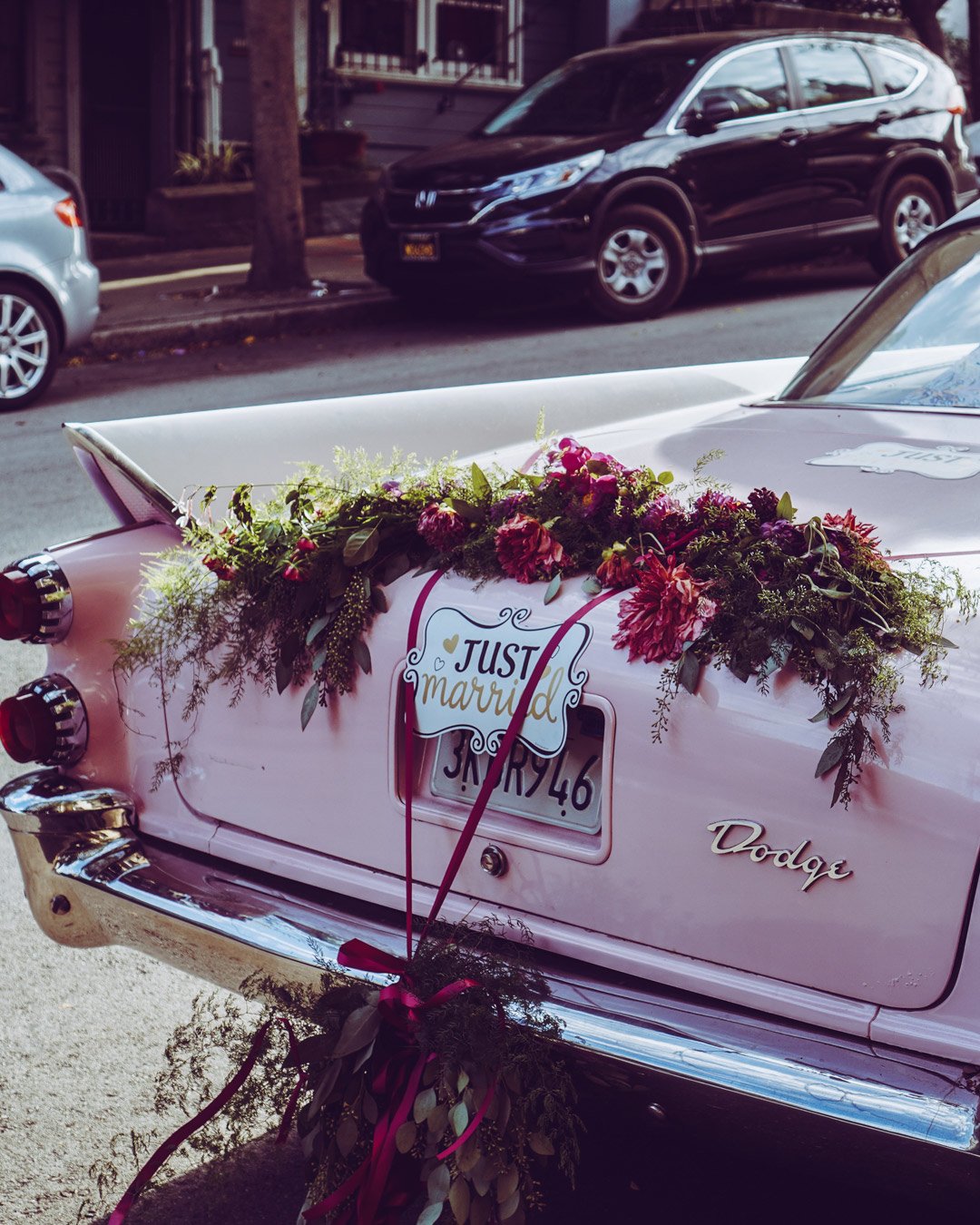wedding car decor ideas just merried sign flowers greenery