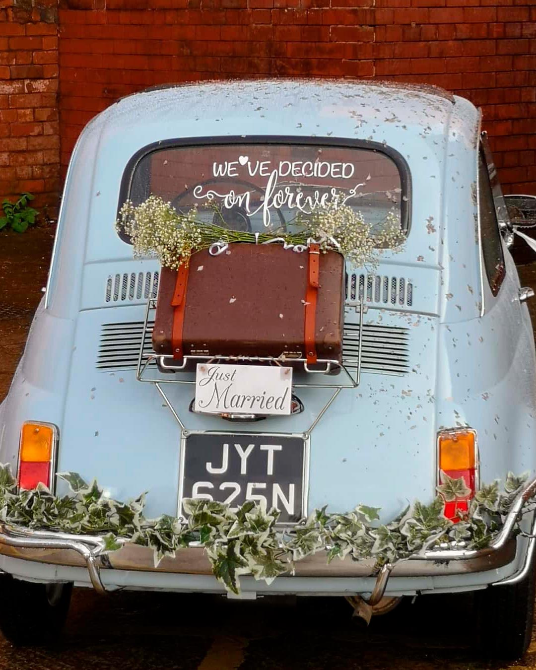 wedding car decor ideas vintage suit case