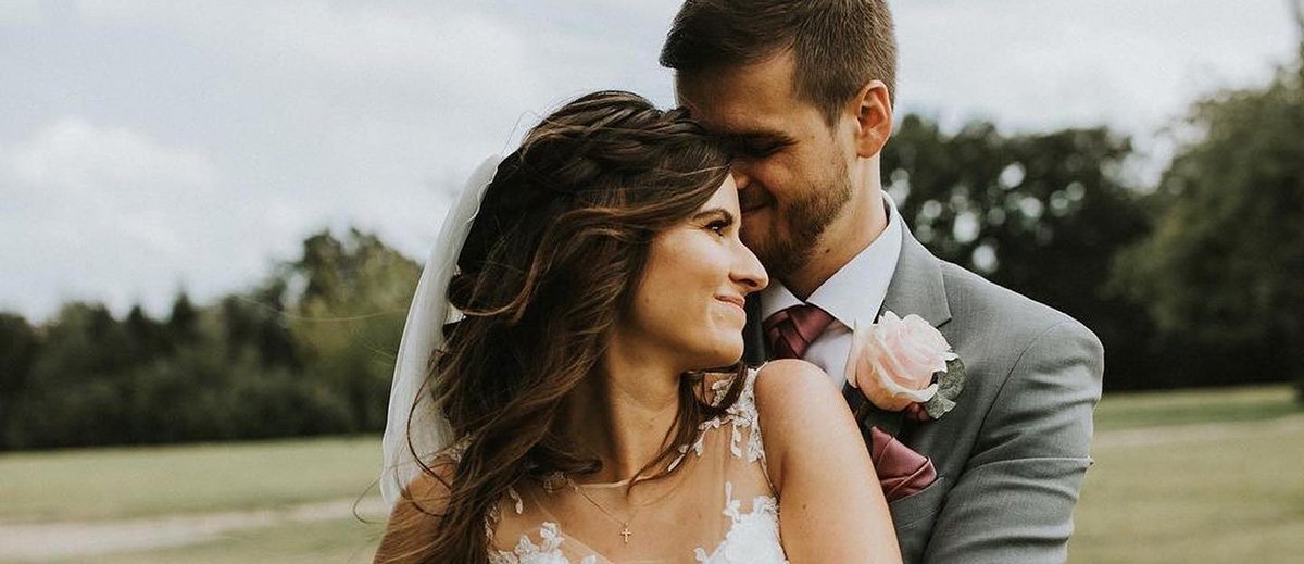 60+ Wedding Hairstyles With Hair Down Looks 2025 Guide & Expert Tips