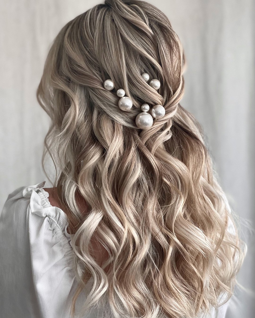 wedding hairstyles for thin hair half up with pearls kasia_fortuna