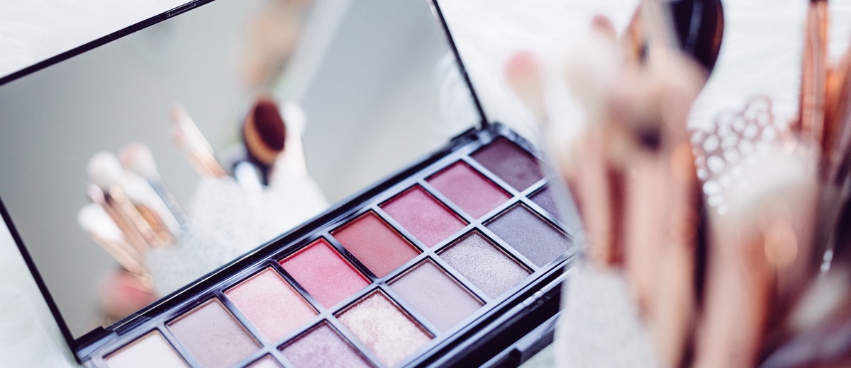 Wedding Makeup Artist: 3 Tips On How To Choose For 2025