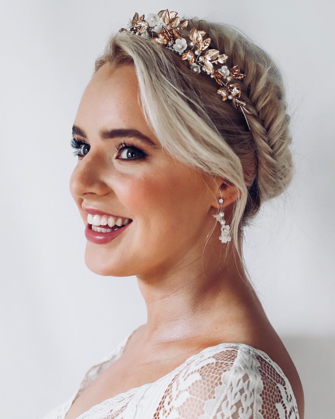 wedding updos for medium hair crown