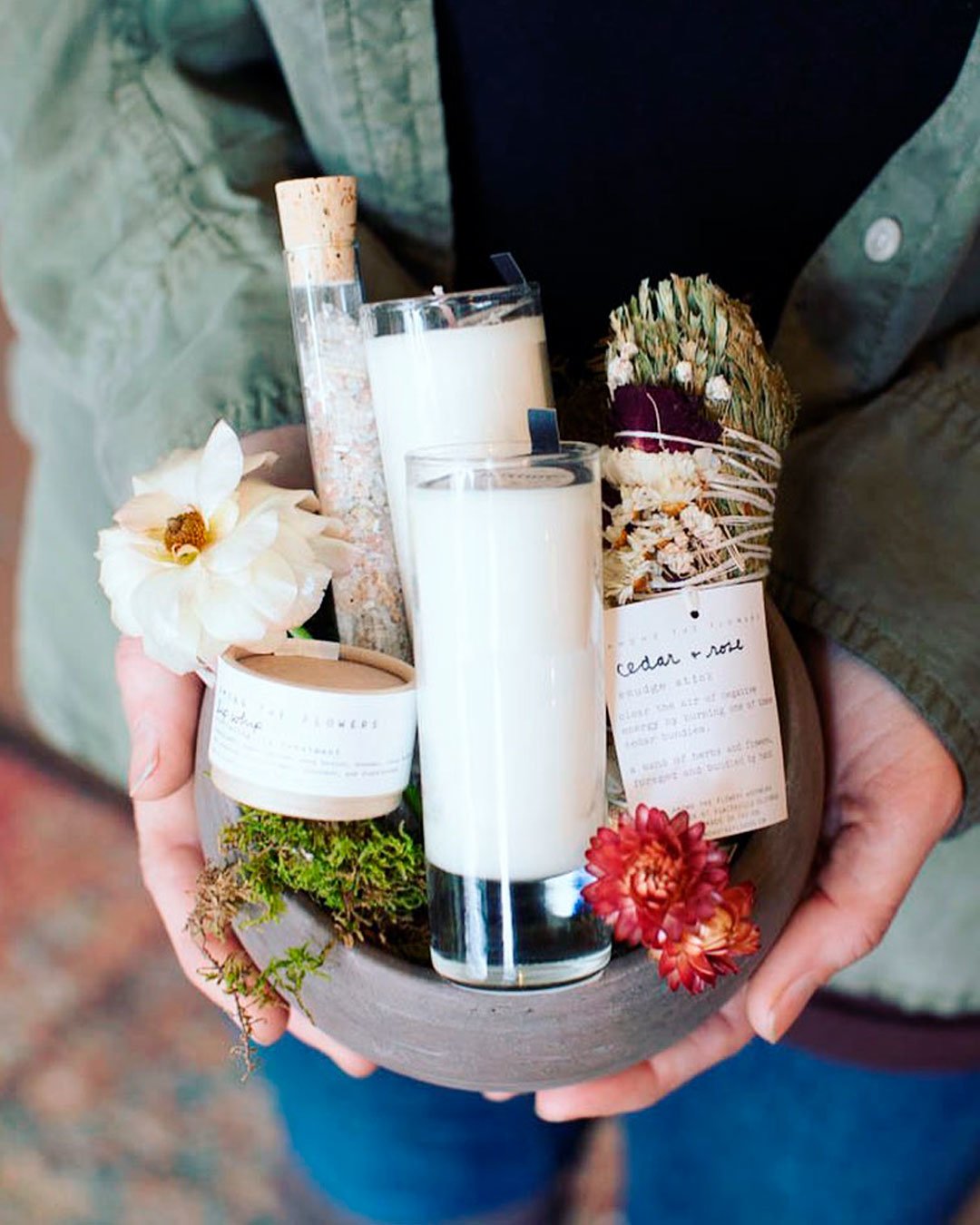 how much to spend on a wedding gift bowl