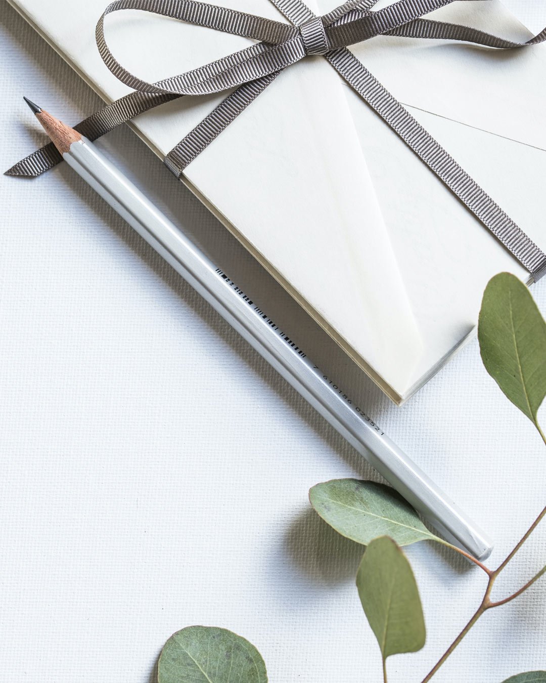 how much to spend on a wedding gift box pakage ribbon