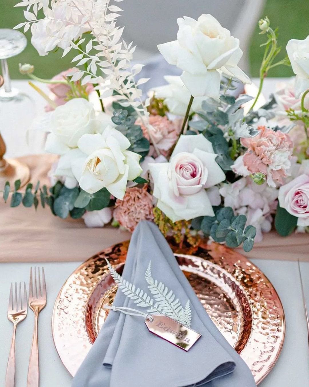 wedding caterer prices table setting flowers