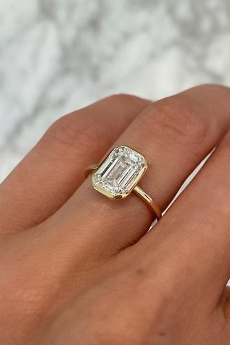 Verlobungsringe im Smaragdschliff Gold einfacher klassischer Diamant