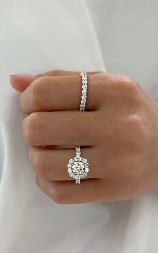 engagement ring round cut floral halo diamonds