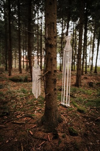 forest wedding styled shoots dream catchers boho reception fotografie danielaebner