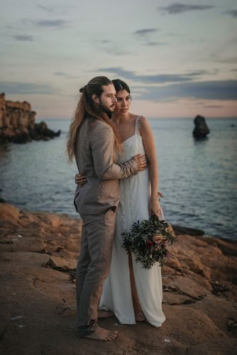 styled photo shoot island of tabarca groom bride with bouquet oscarguillen