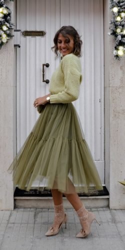 wedding guest skirt outfit