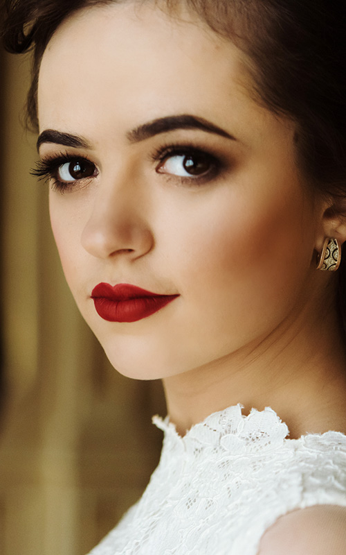 42 Makeup Ideas to Wear With a Black Dress