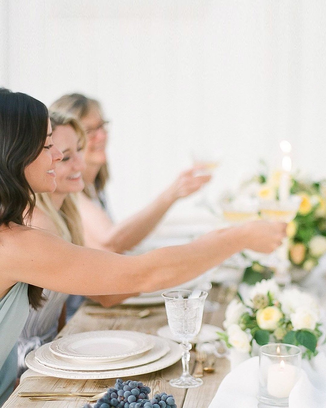 how to tip wedding vendors wedding reception guests