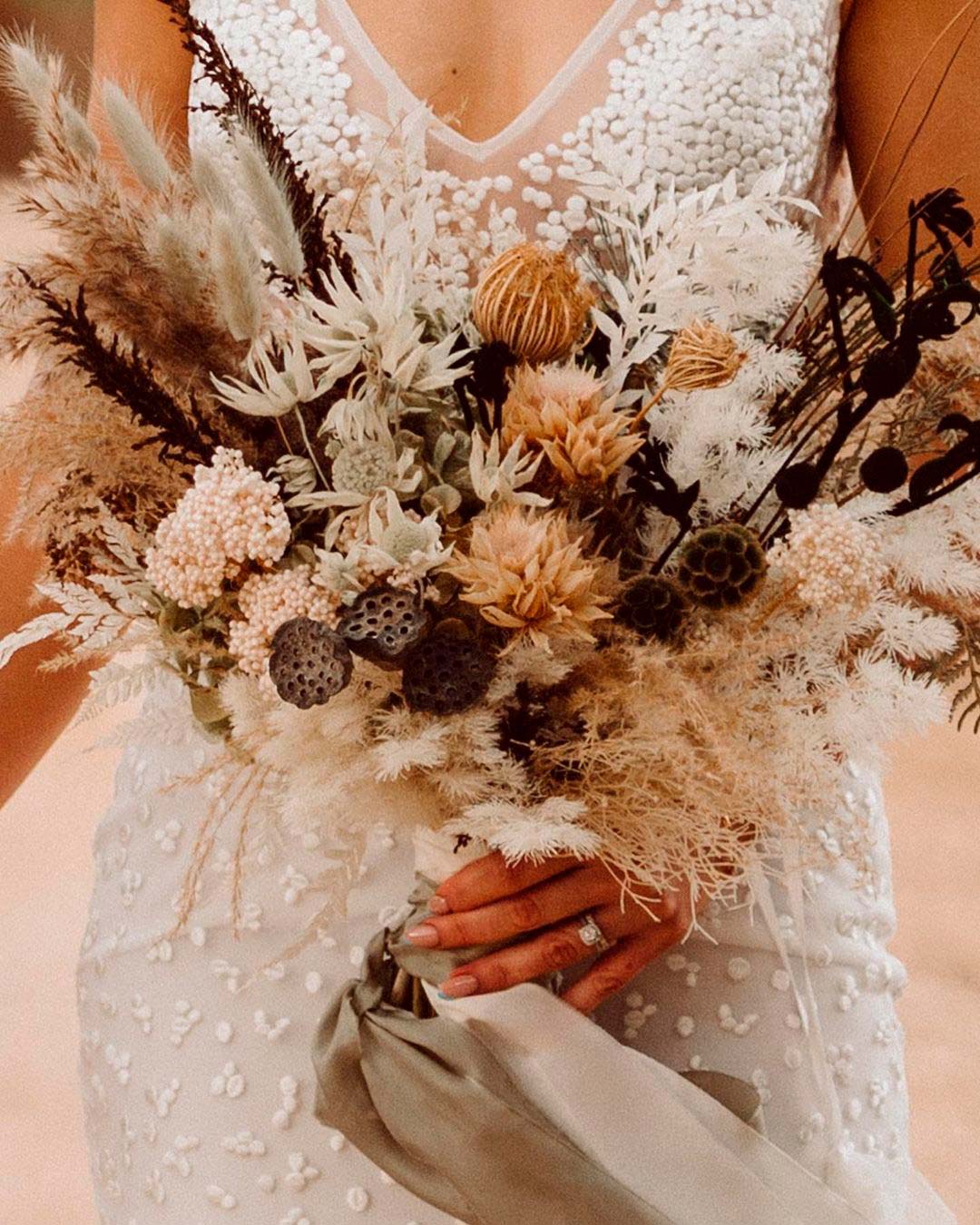 wedding ideas dried flowers bouquet