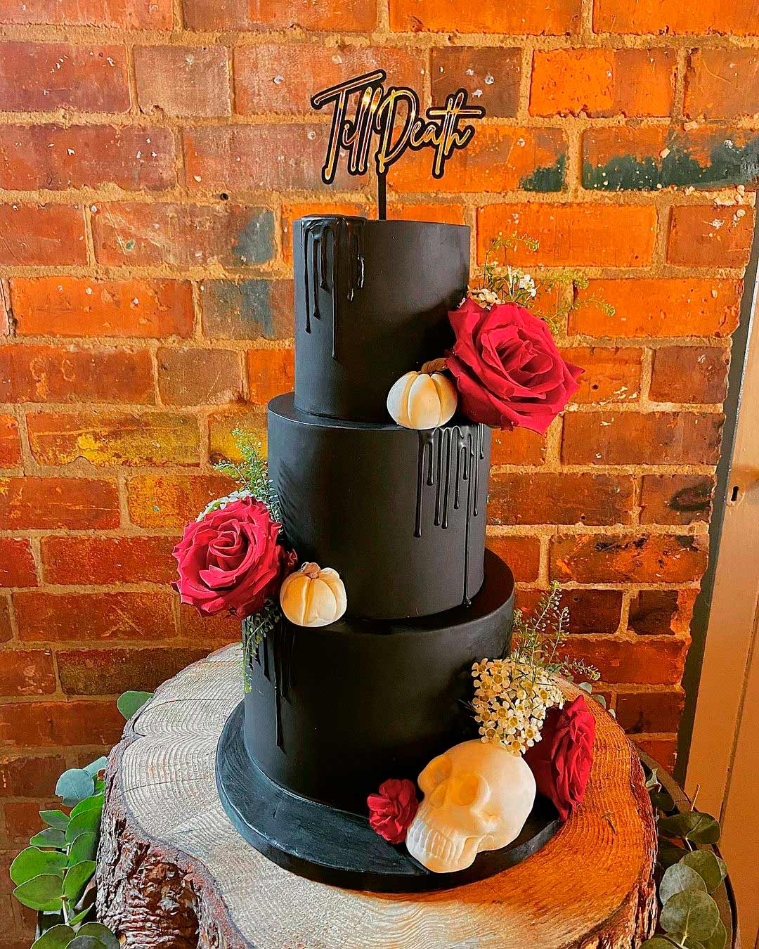 drip wedding cakes black